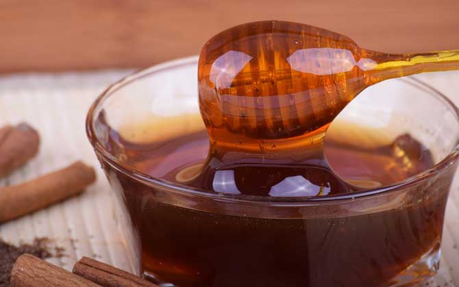 放了三年的蜂蜜还能吃吗?看是否蜕变,没有蜕变彻底不影响食用!