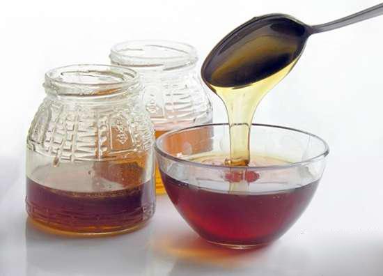 蜜蜂喂白糖水能加快繁殖(小蜂群喂养糖水能加快繁殖吗