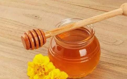 什么是蜂王浆 – 蜂王浆的作用及功能