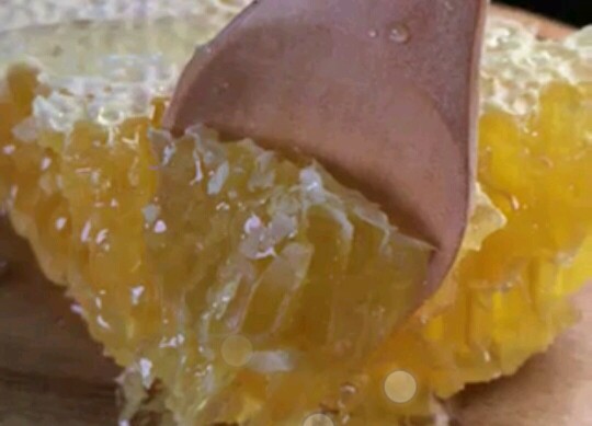 阿坝中蜂当地怎样越冬(中蜂土养,如何安全越冬)