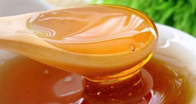 柠檬蜂蜜水晚上能喝吗?