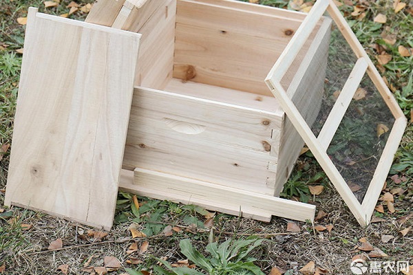 蜂箱多少钱一个？